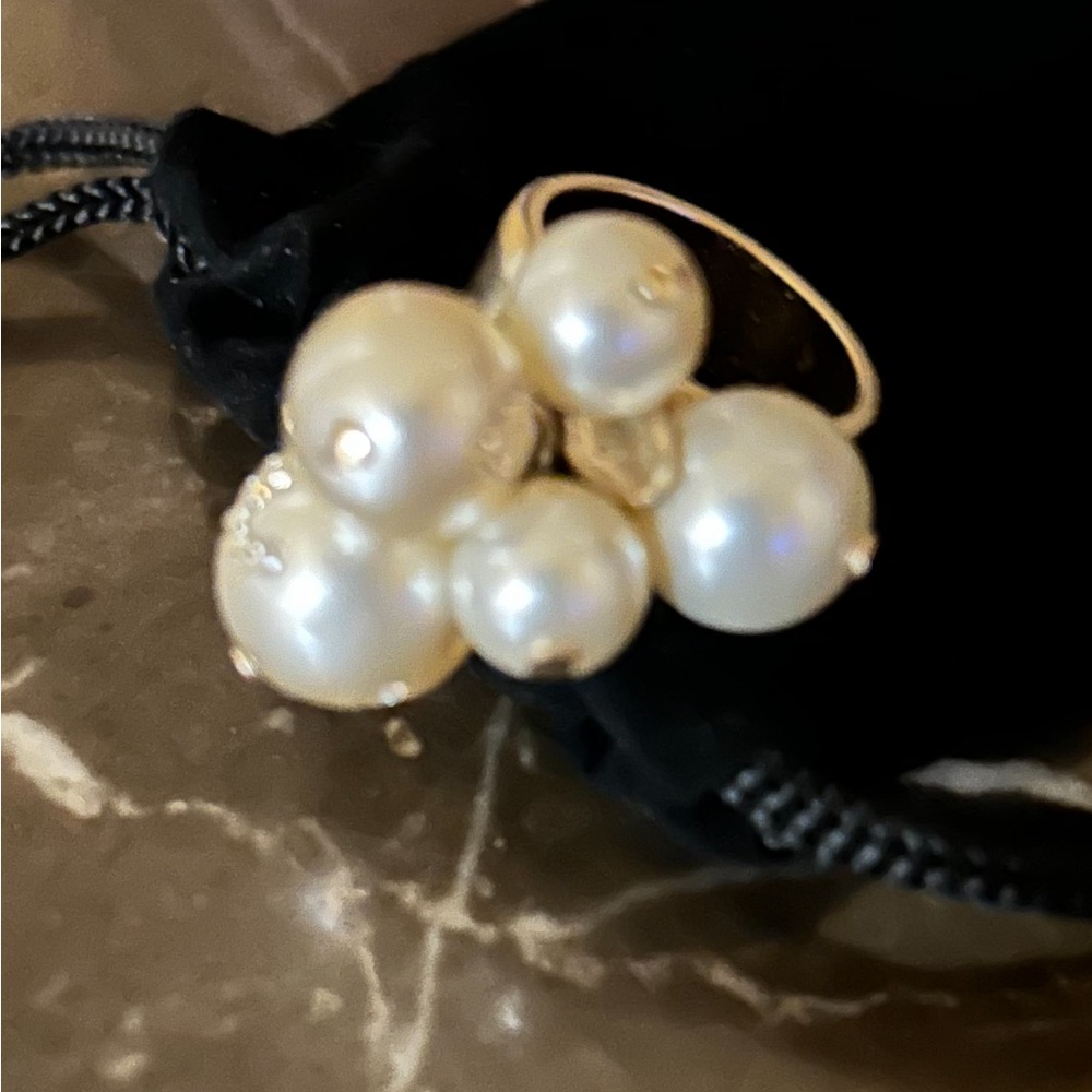 Chanel gold tone cluster Pearl ring